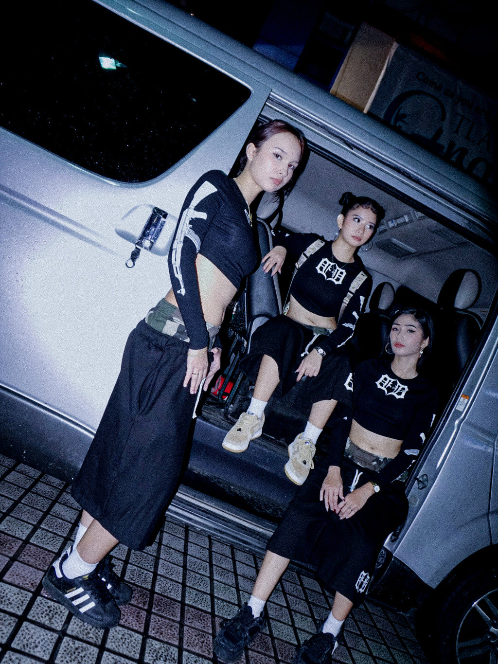 AK-47 LADIES LONGSLEEVE CROP TOP