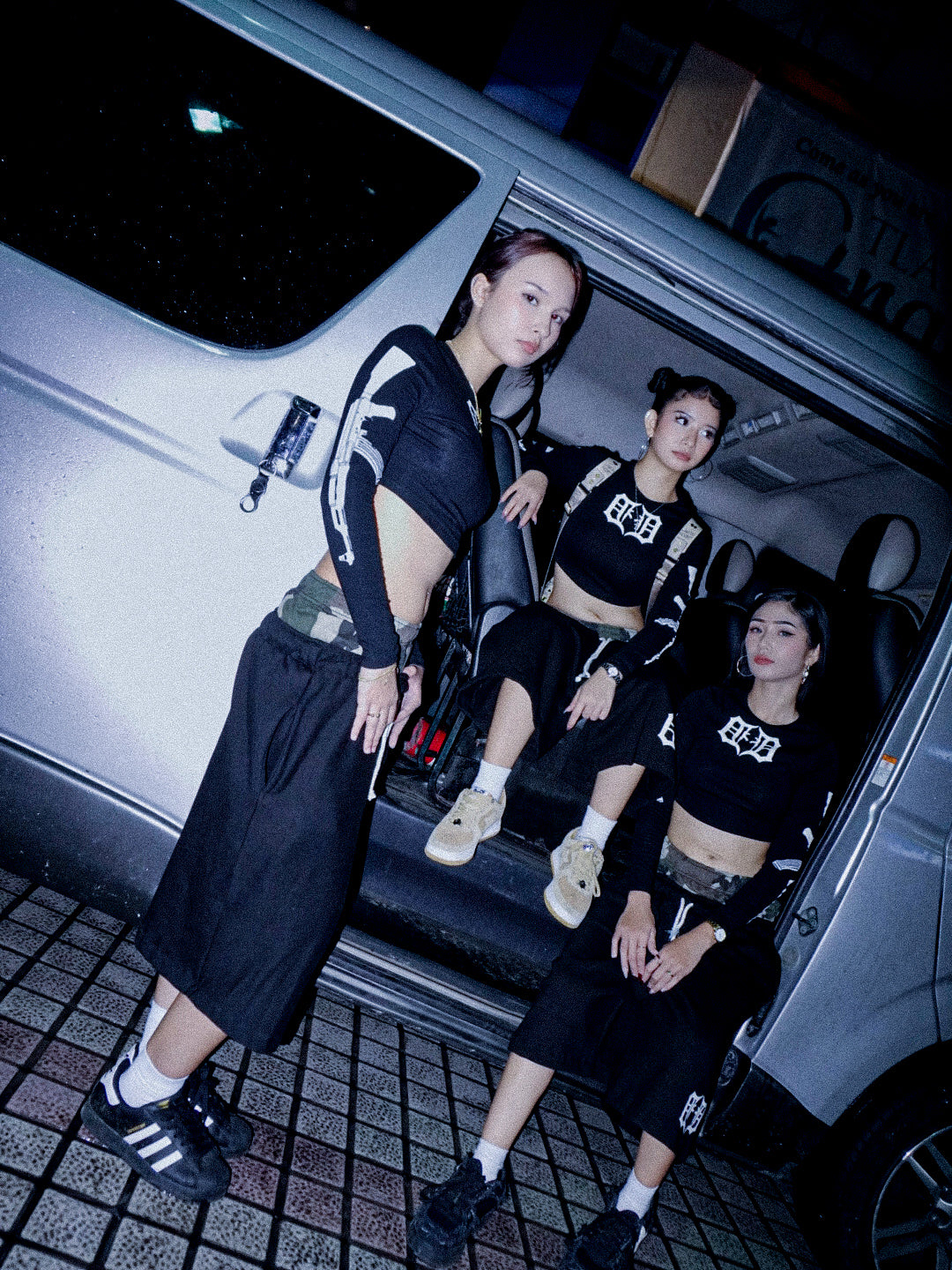 AK-47 LADIES LONGSLEEVE CROP TOP