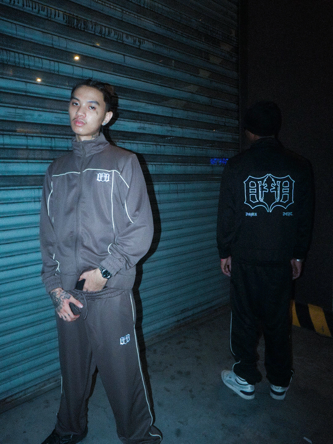 5 OF 5 TRAP RUNNER TRACKSUIT SET IN BROWN