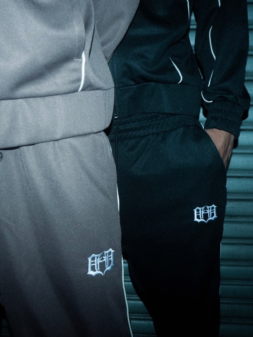 5 OF 5 TRAP RUNNER TRACKSUIT SET IN BROWN